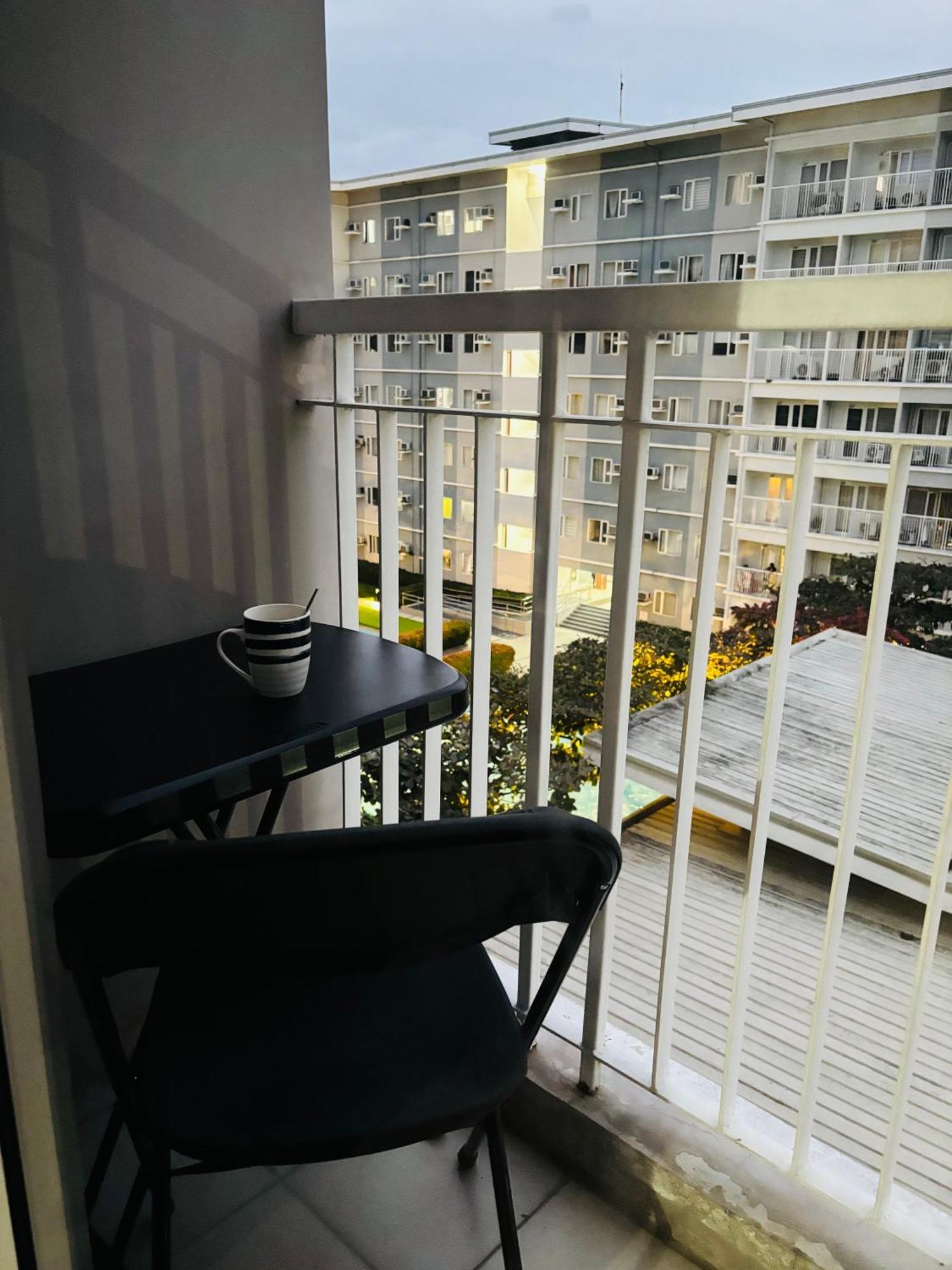 Trees Residences - Tower 11 1Br With Balcony Manila Exterior foto